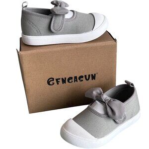 NWT Toddler Girl's Size 8 Canvas Mary Jane Canvas Sneakers With Bow with box